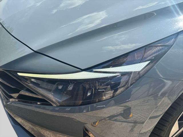 2023 Hyundai Elantra - $22,300