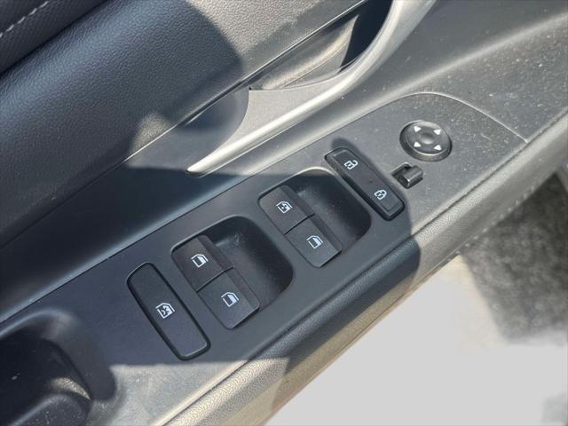 2023 Hyundai Elantra - $22,300
