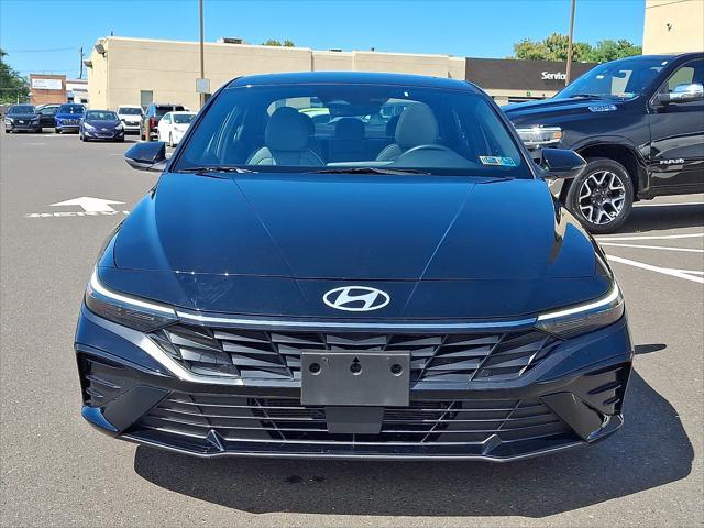 2025 Hyundai Elantra - $24,505