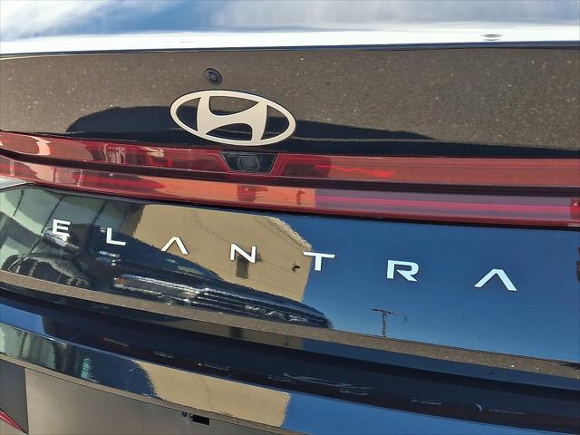 2025 Hyundai Elantra - $24,505