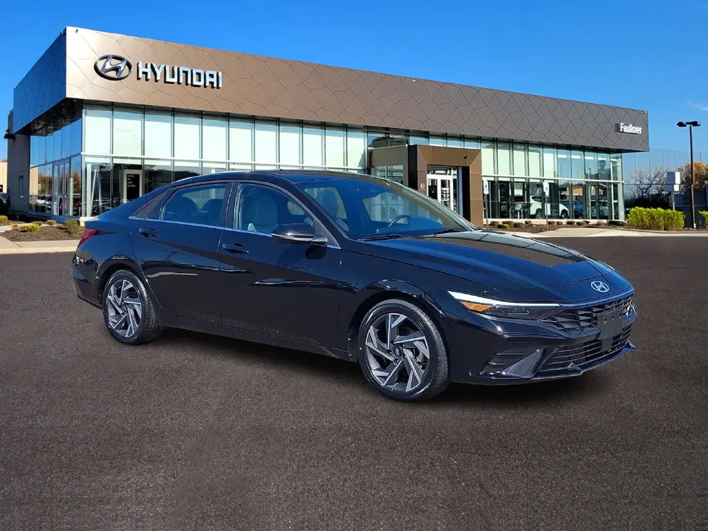 2025 Hyundai Elantra - $23,901