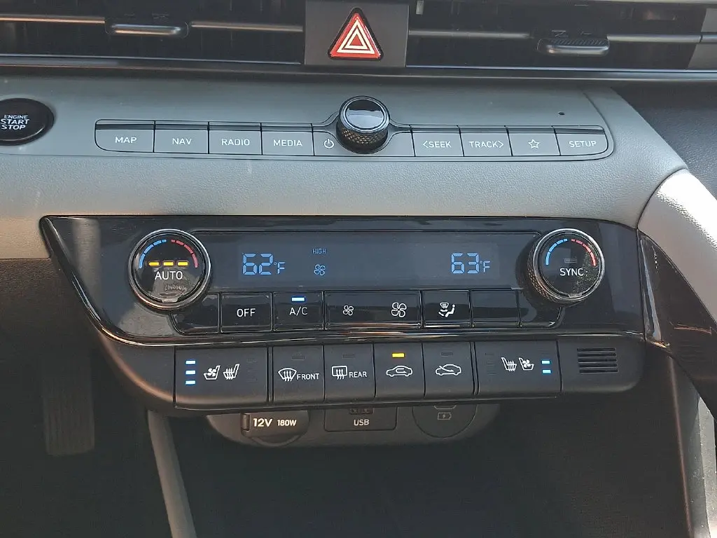 2025 Hyundai Elantra - $23,901