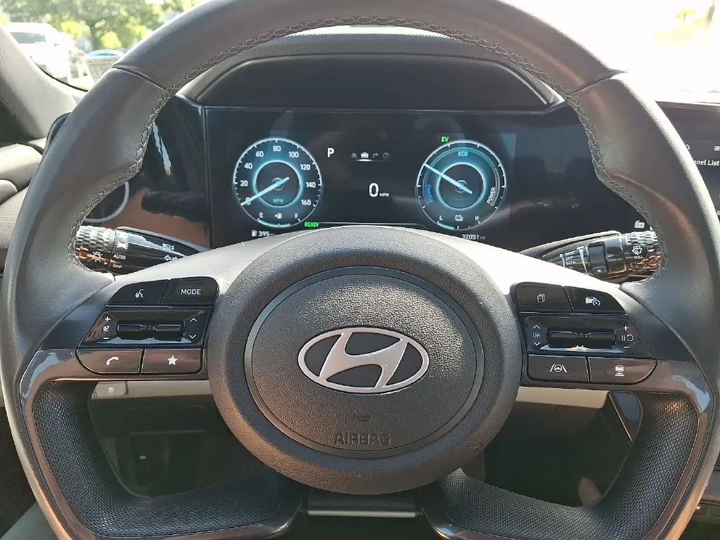 2025 Hyundai Elantra - $23,901