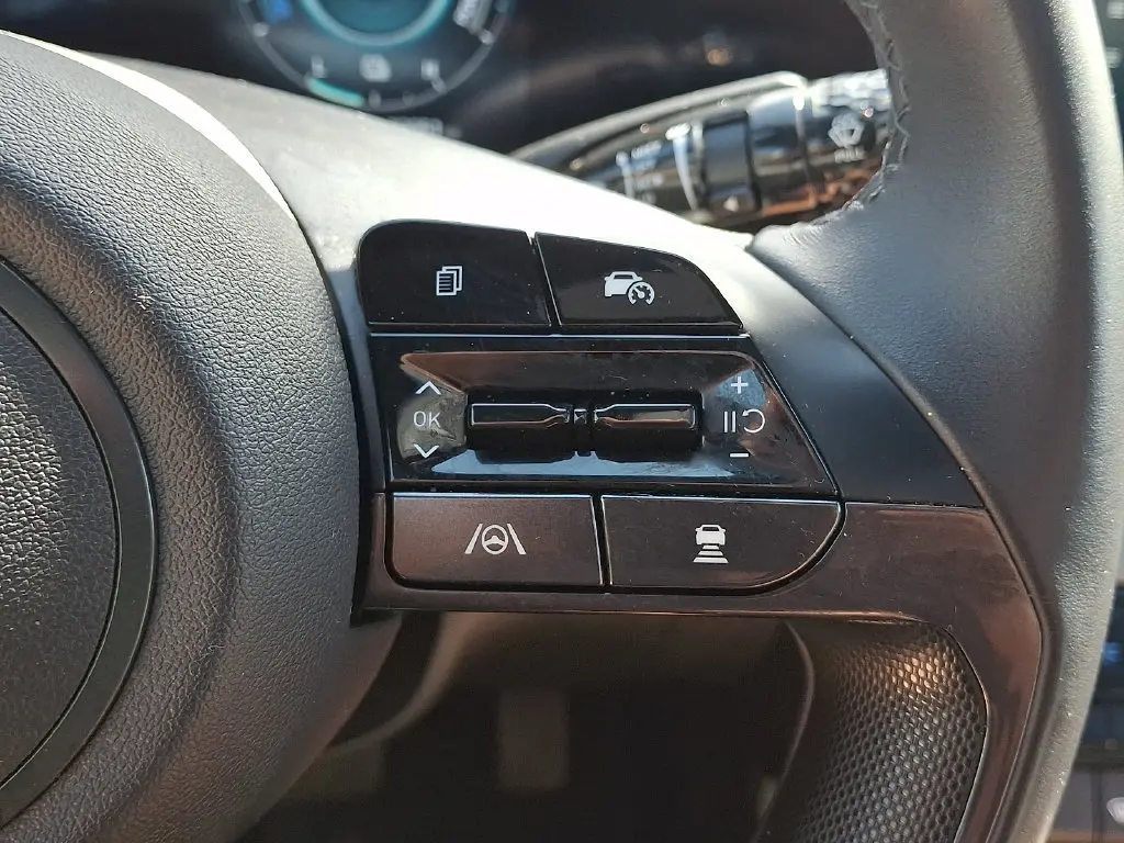 2025 Hyundai Elantra - $23,901