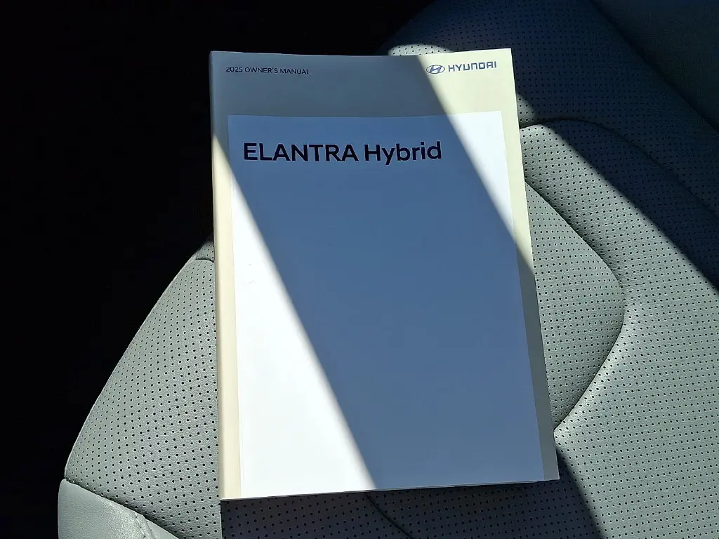 2025 Hyundai Elantra - $23,901