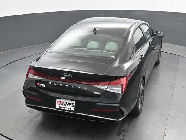 2026 Hyundai Elantra - $27,524