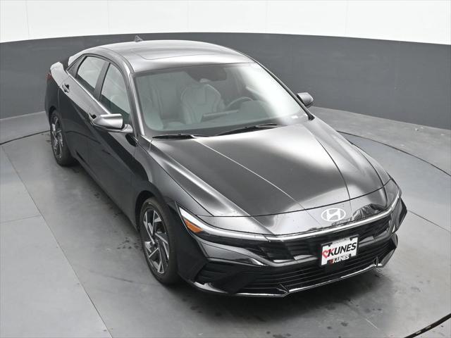 2026 Hyundai Elantra - $27,524