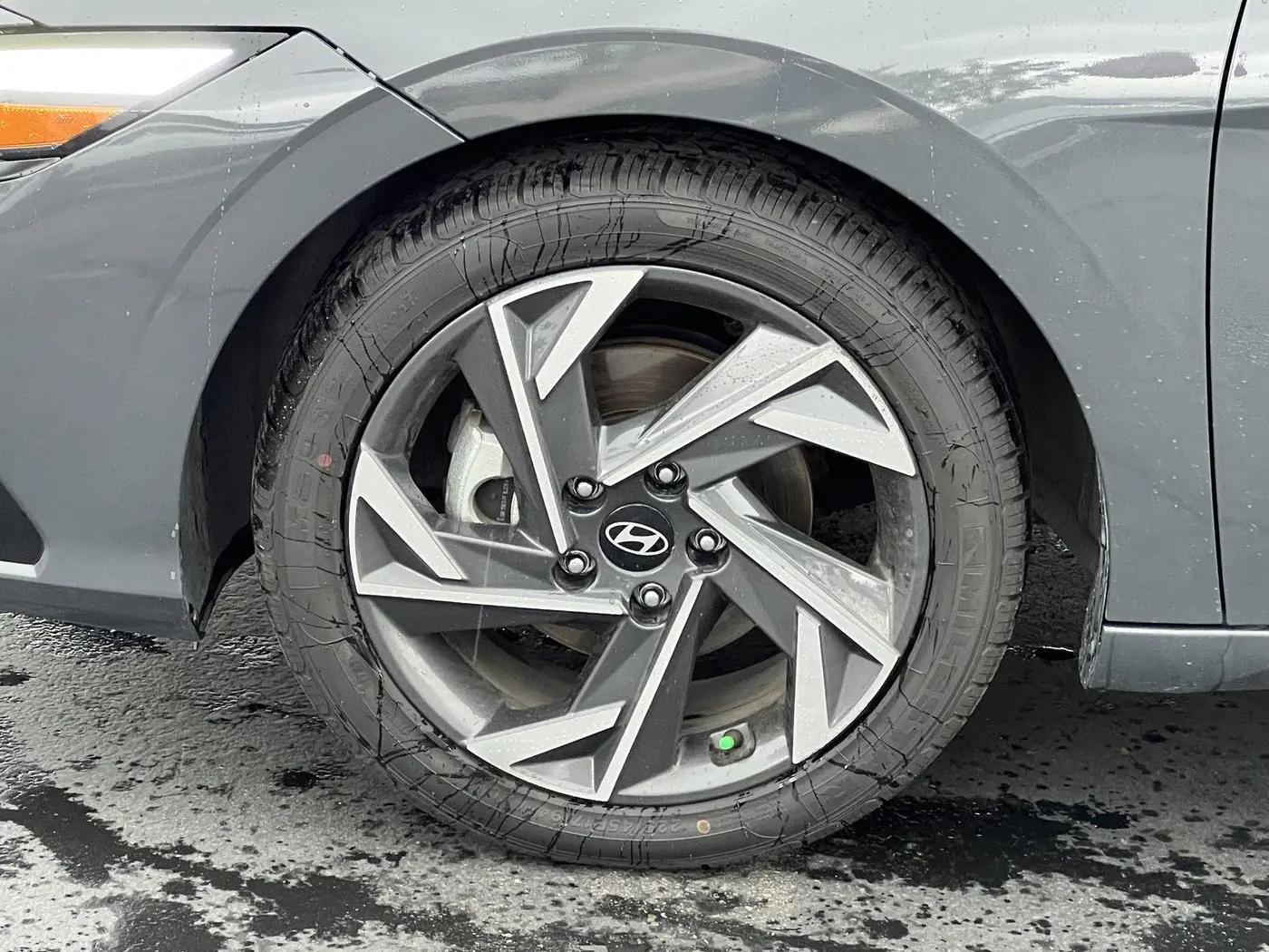 2024 Hyundai Elantra - $24,957