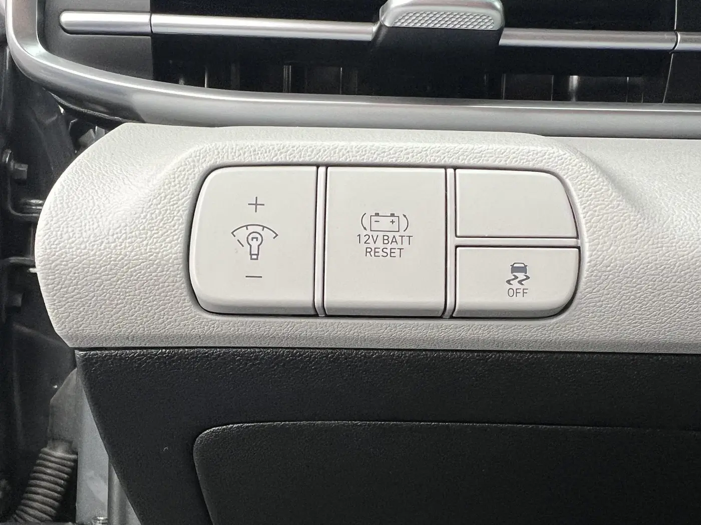 2024 Hyundai Elantra - $24,957