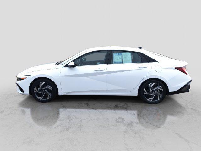 2025 Hyundai Elantra - $27,999
