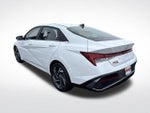 2025 ELANTRA Hybrid Thumbnail 3