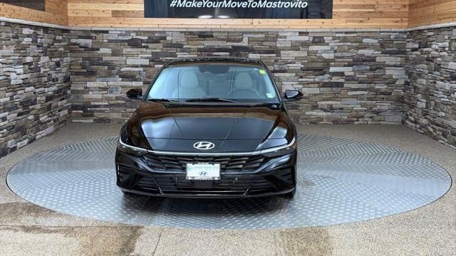 2025 Hyundai ELANTRA Hybrid Limited
