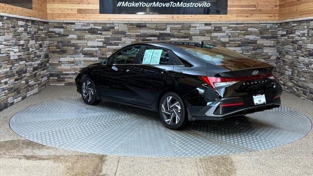 2025 Hyundai ELANTRA Hybrid Limited