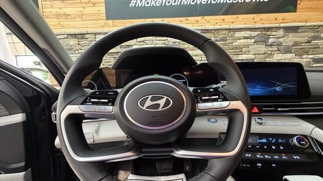 2025 Hyundai ELANTRA Hybrid Limited