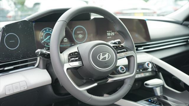 2025 Hyundai ELANTRA Hybrid Limited