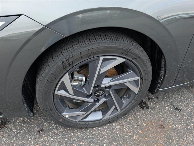 2026 Hyundai Elantra - $28,000
