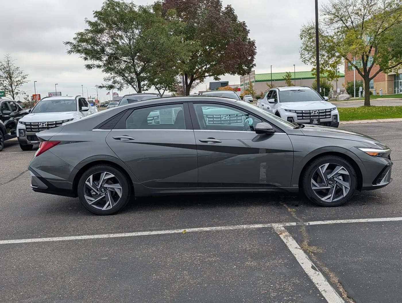 2026 Hyundai Elantra - $28,000
