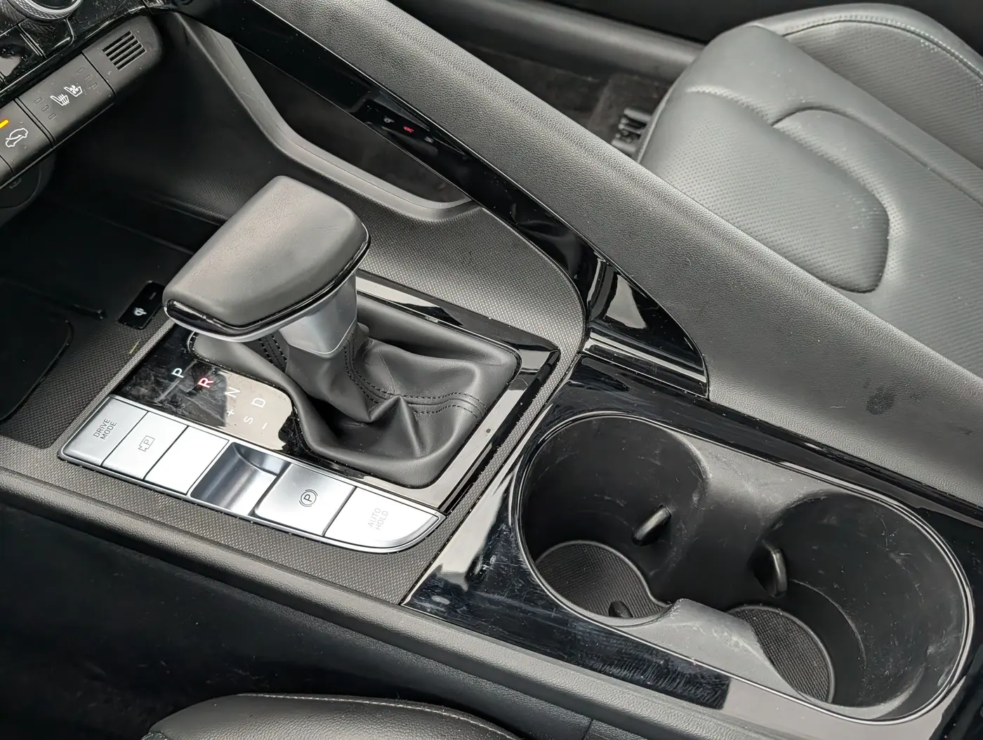 2026 Hyundai Elantra - $28,000