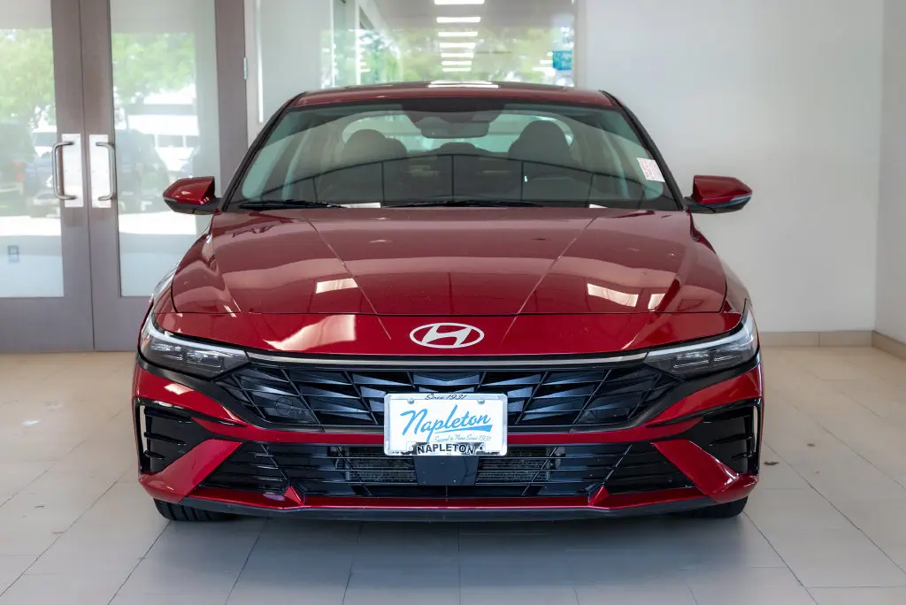 2025 Hyundai Elantra - $19,900