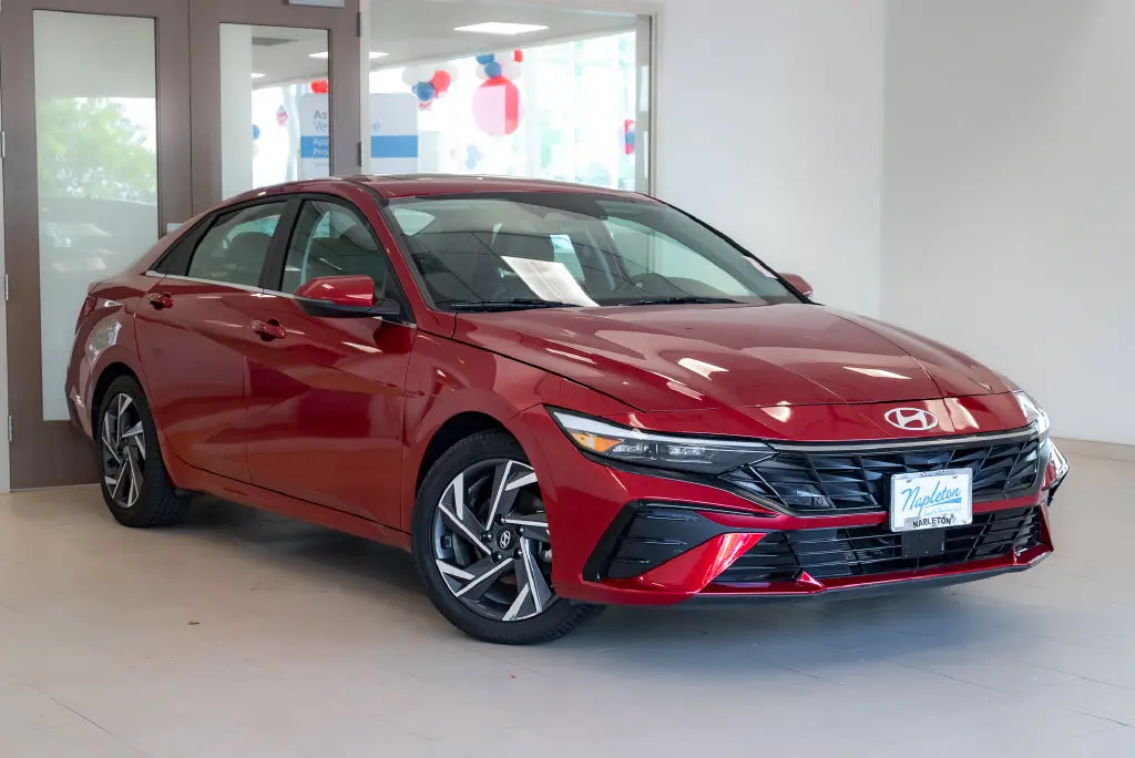 2025 Hyundai Elantra - $19,900