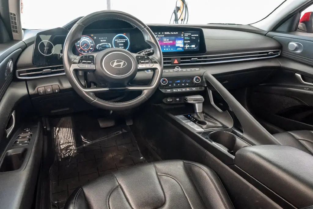 2025 Hyundai Elantra - $19,900