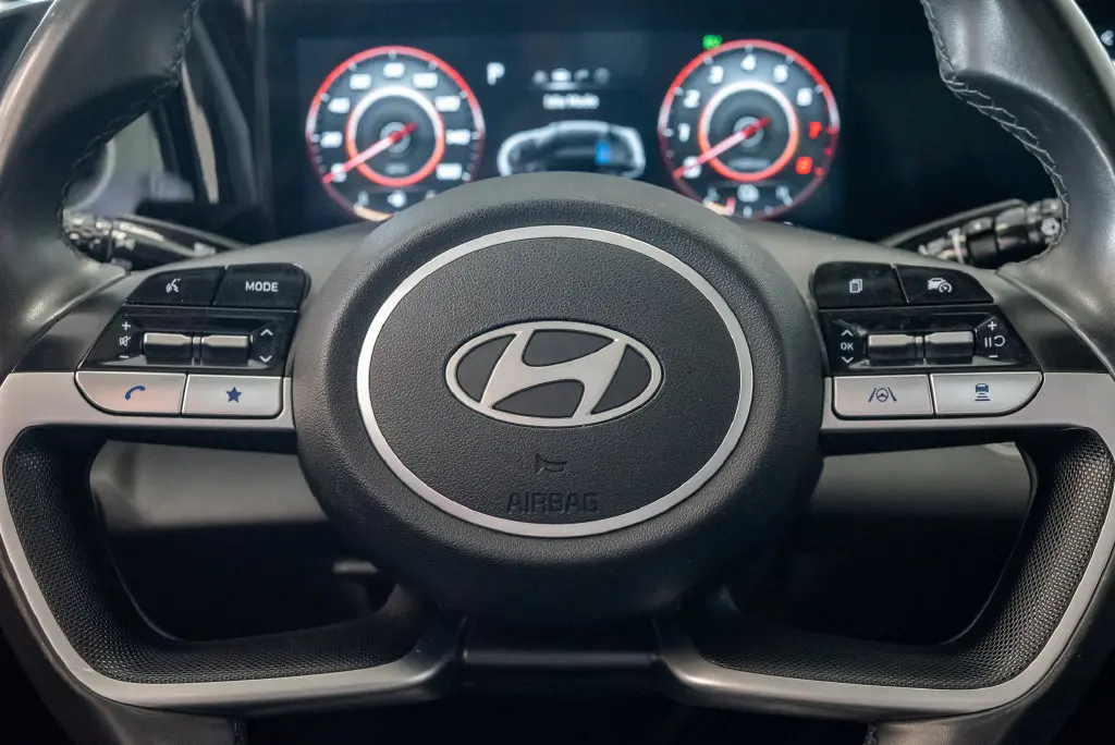 2025 Hyundai Elantra - $19,900