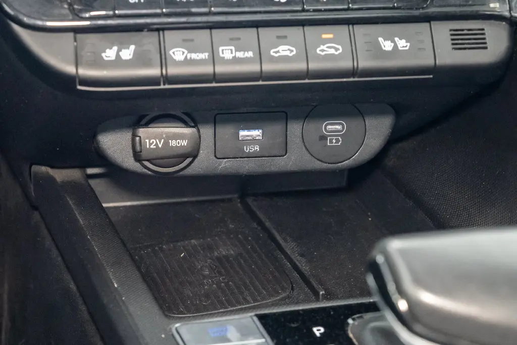 2025 Hyundai Elantra - $19,900