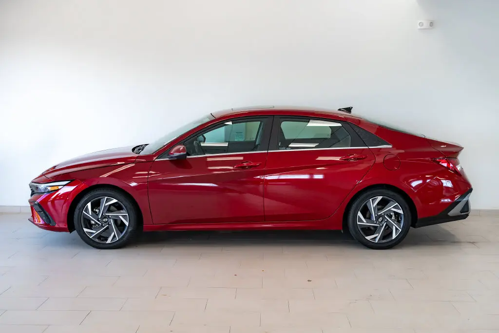 2025 Hyundai Elantra - $19,900