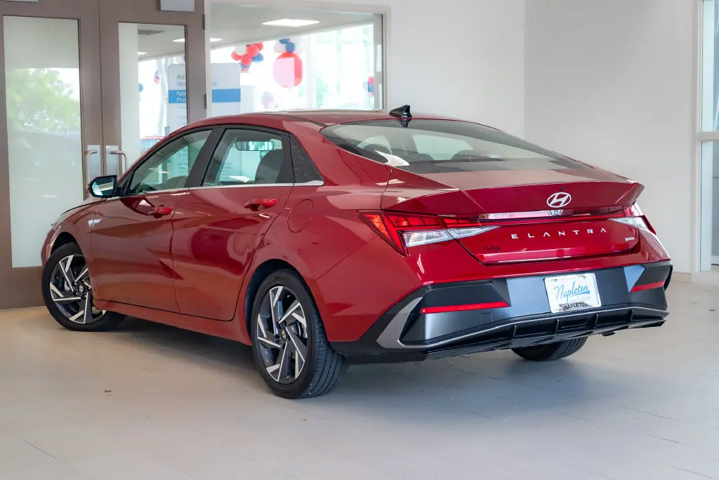 2025 Hyundai Elantra - $19,900