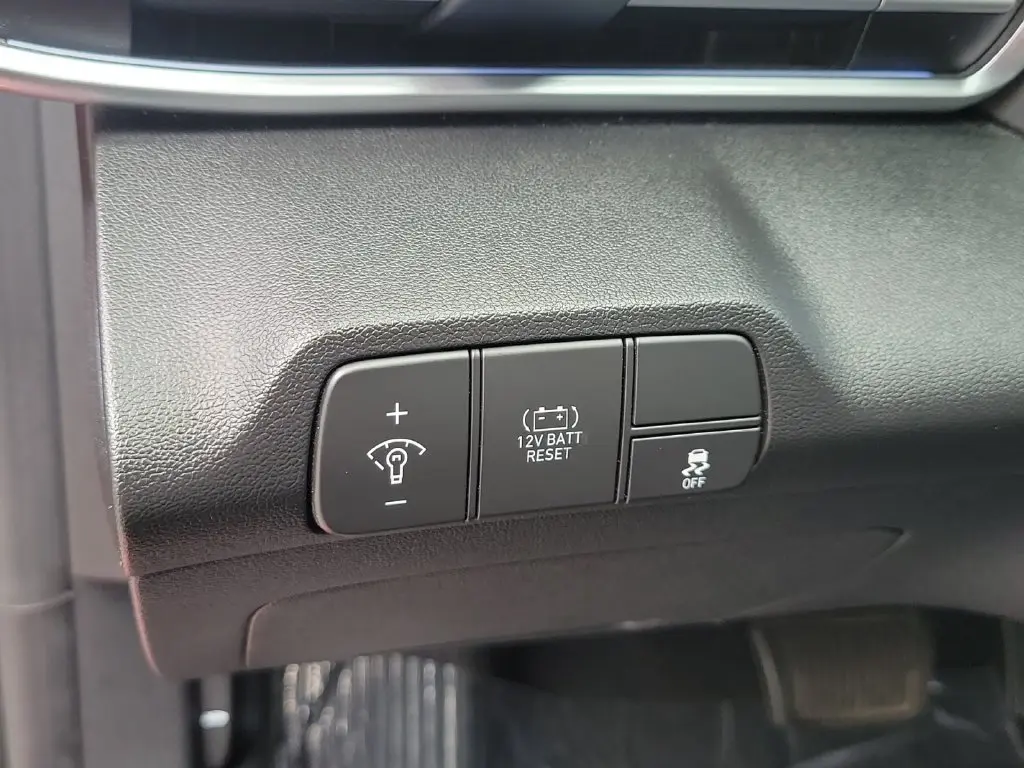 2025 Hyundai Elantra - $19,900