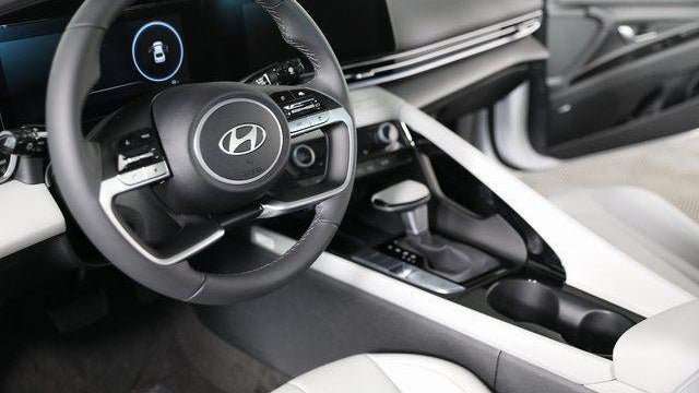 2025 Hyundai ELANTRA Hybrid Limited