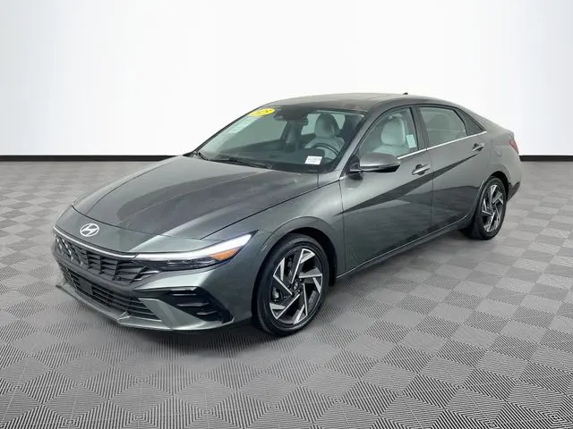 2025 Hyundai Elantra - $25,500