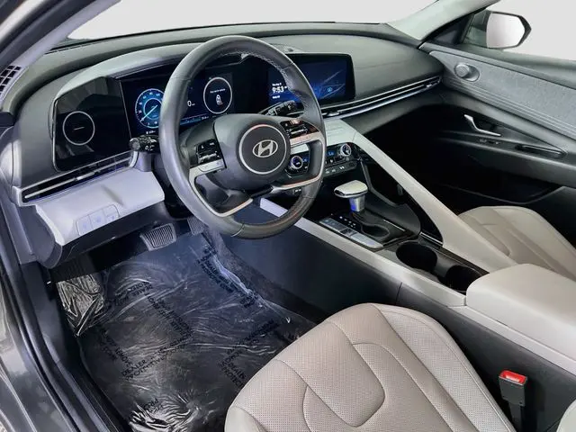 2025 Hyundai Elantra - $25,500