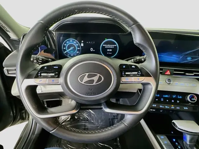 2025 Hyundai Elantra - $25,500