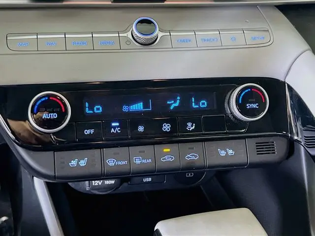2025 Hyundai Elantra - $25,500