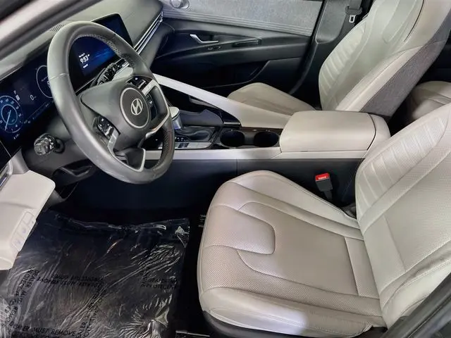2025 Hyundai Elantra - $25,500