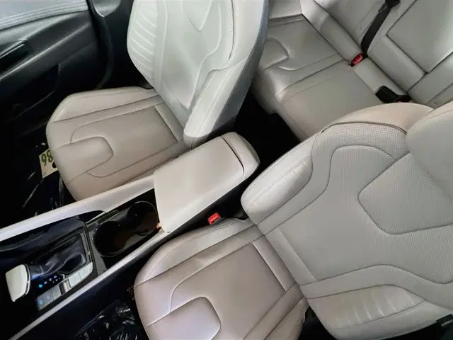 2025 Hyundai Elantra - $25,500