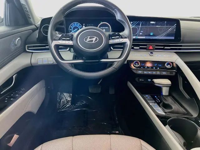2025 Hyundai Elantra - $25,500
