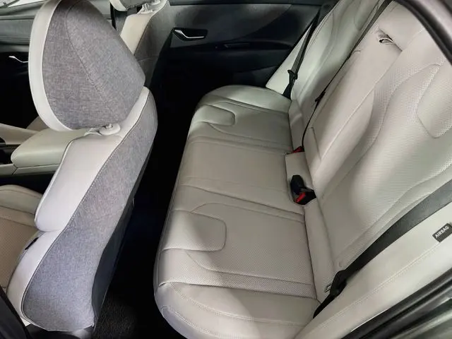 2025 Hyundai Elantra - $25,500
