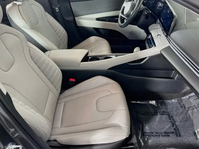 2025 Hyundai Elantra - $25,500