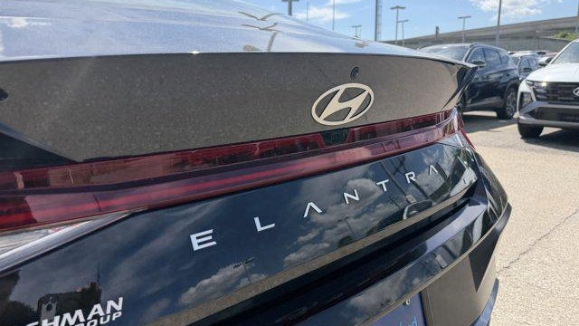 2025 Hyundai ELANTRA Hybrid Limited
