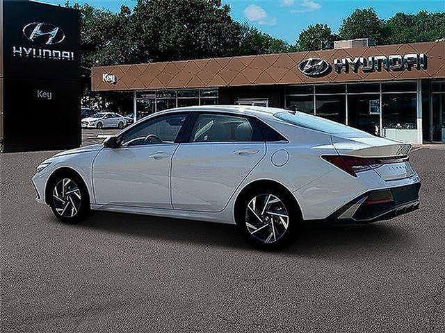 2025 Hyundai Elantra - $31,980