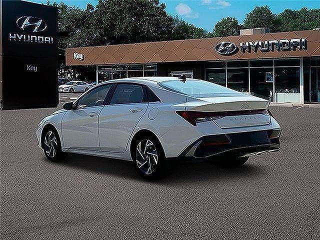 2025 Hyundai Elantra - $31,980