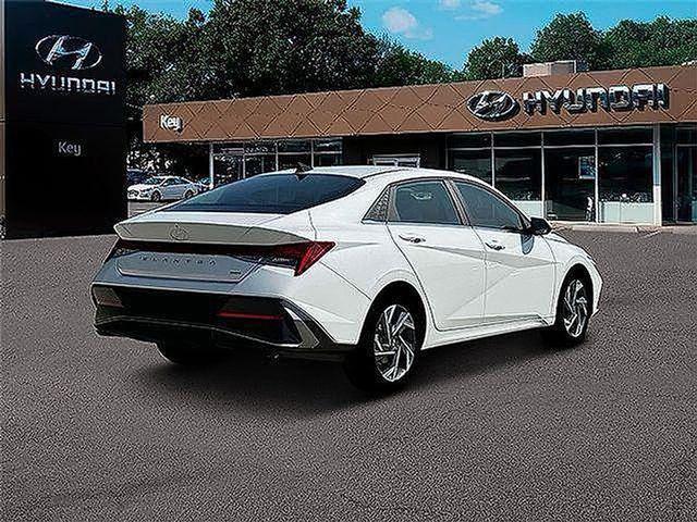 2025 Hyundai Elantra - $31,980