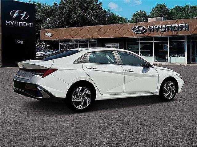 2025 Hyundai Elantra - $31,980