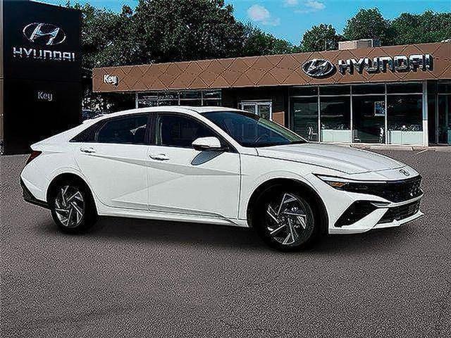 2025 Hyundai Elantra - $31,980