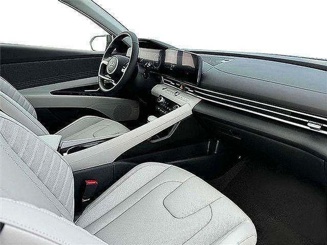 2025 Hyundai Elantra - $31,980