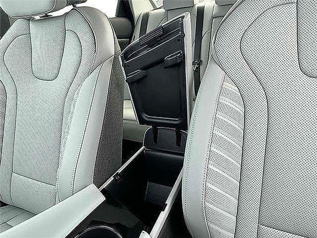 2025 Hyundai Elantra - $31,980