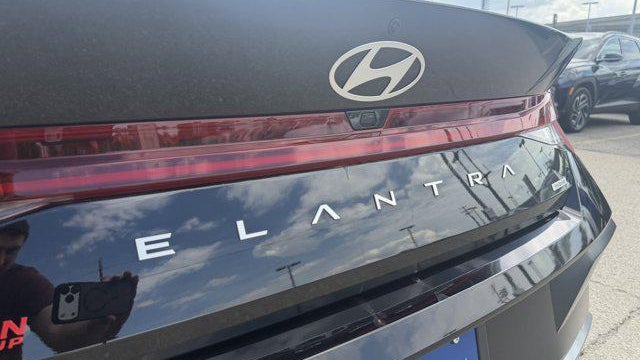 2025 Hyundai ELANTRA Hybrid Limited