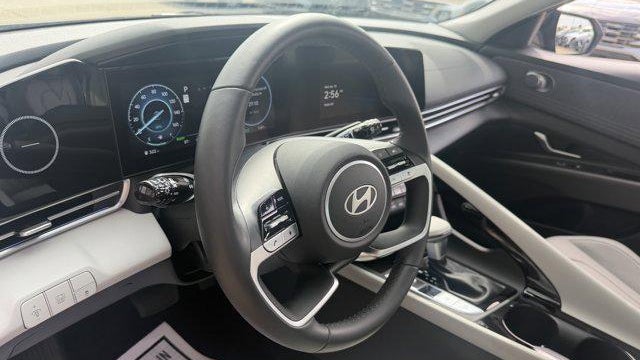 2025 Hyundai ELANTRA Hybrid Limited